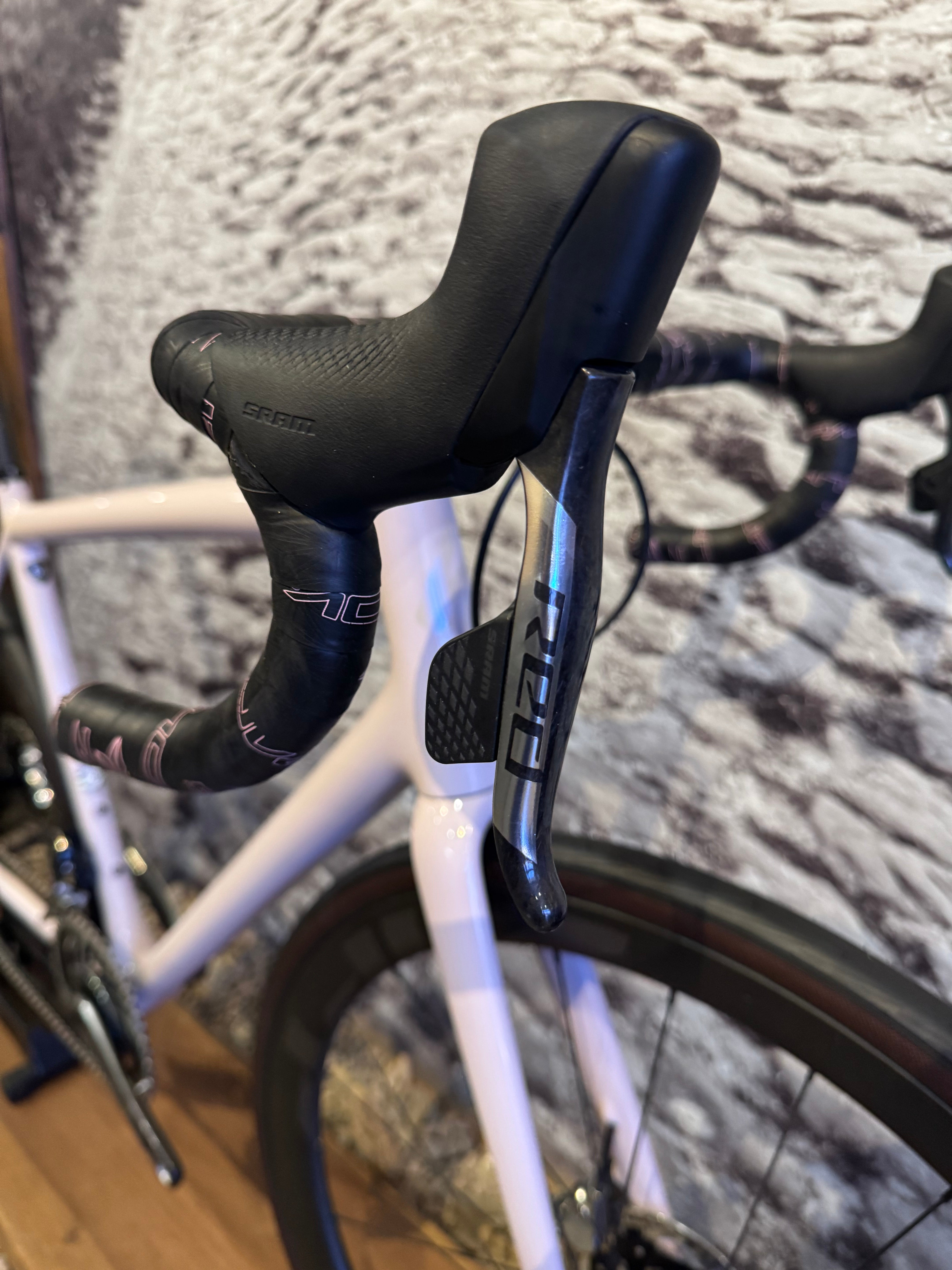 2023 Specialized Aethos - Red AXS D1 - 58cm - USED