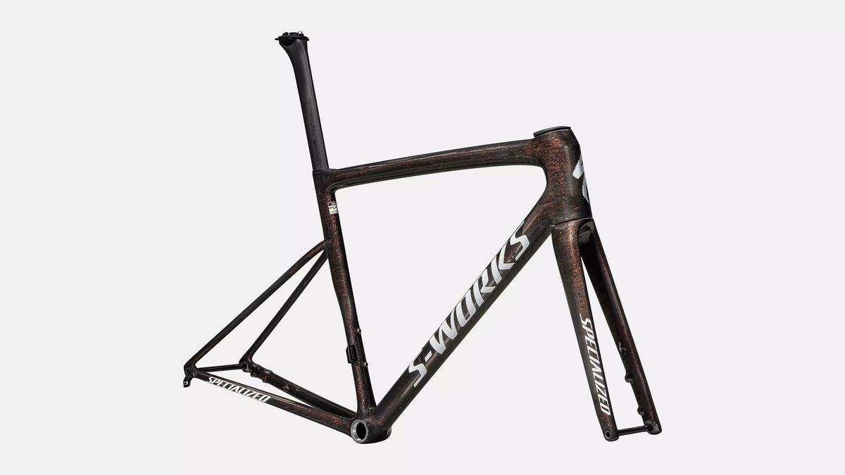 2025 Specialized S-Works Tarmac SL8 - Gloss Carbon / Red To Gold Blurred Speckle / Metallic White Silver - 54cm