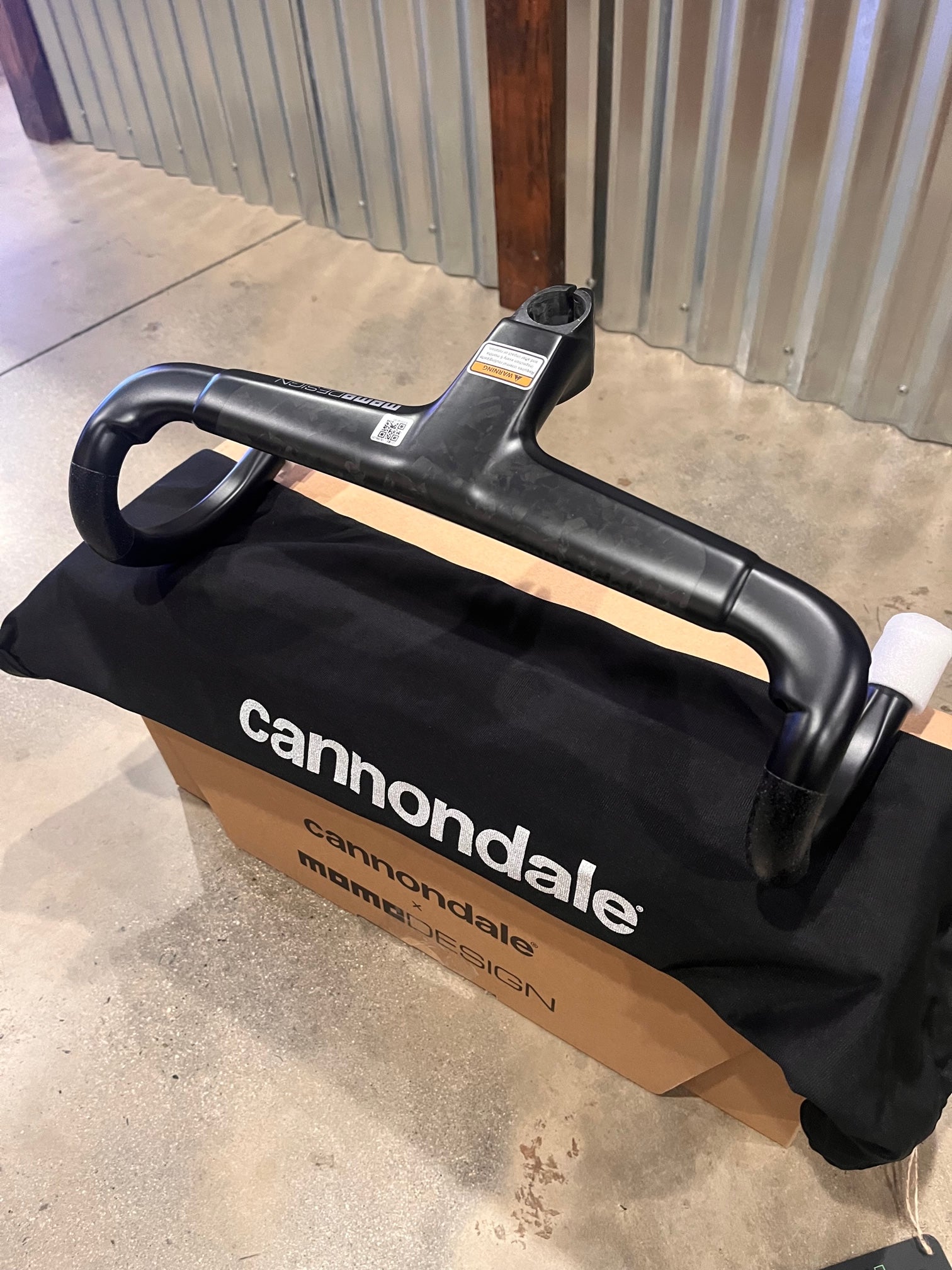Cannondale / Momo Designs SystemBar R-One Carbon One-Piece Integrated Handlebar