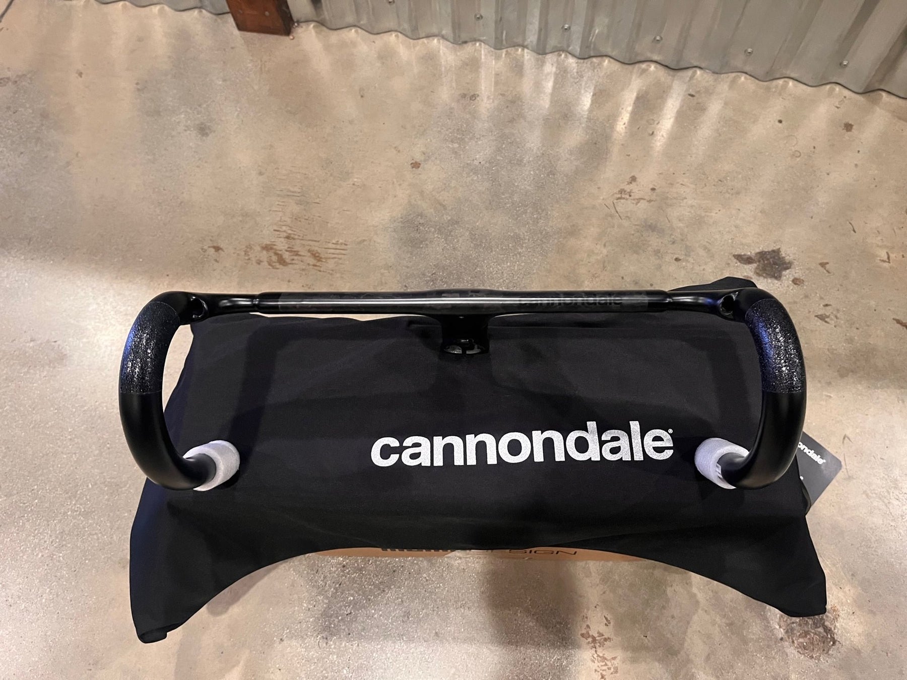 Cannondale / Momo Designs SystemBar R-One Carbon One-Piece Integrated Handlebar