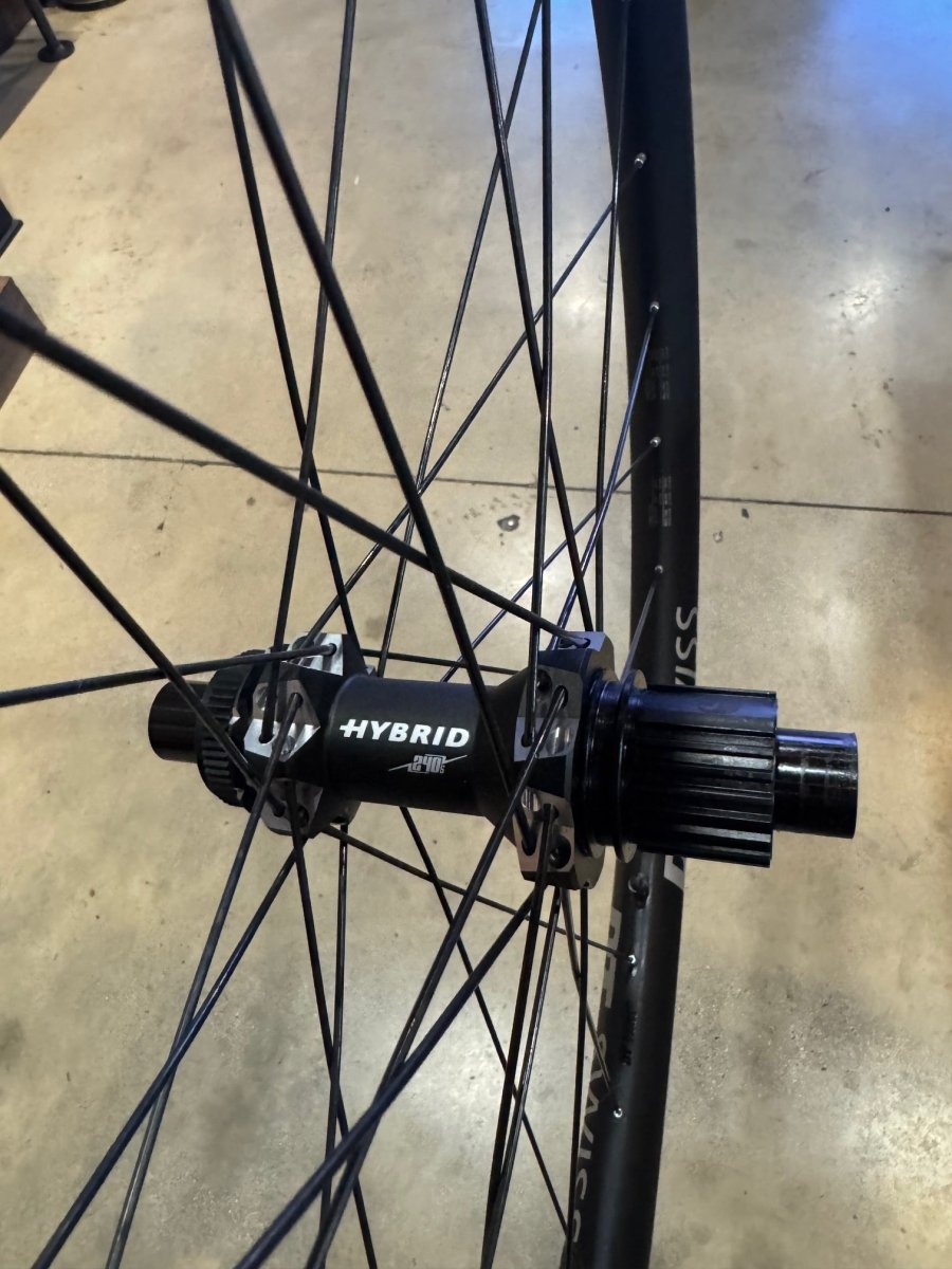 DT Swiss HXC 1200 Spline Hybrid 30 Carbon Wheelset - New Take Off - DT Swiss